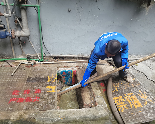 提蒙乡清掏化粪池